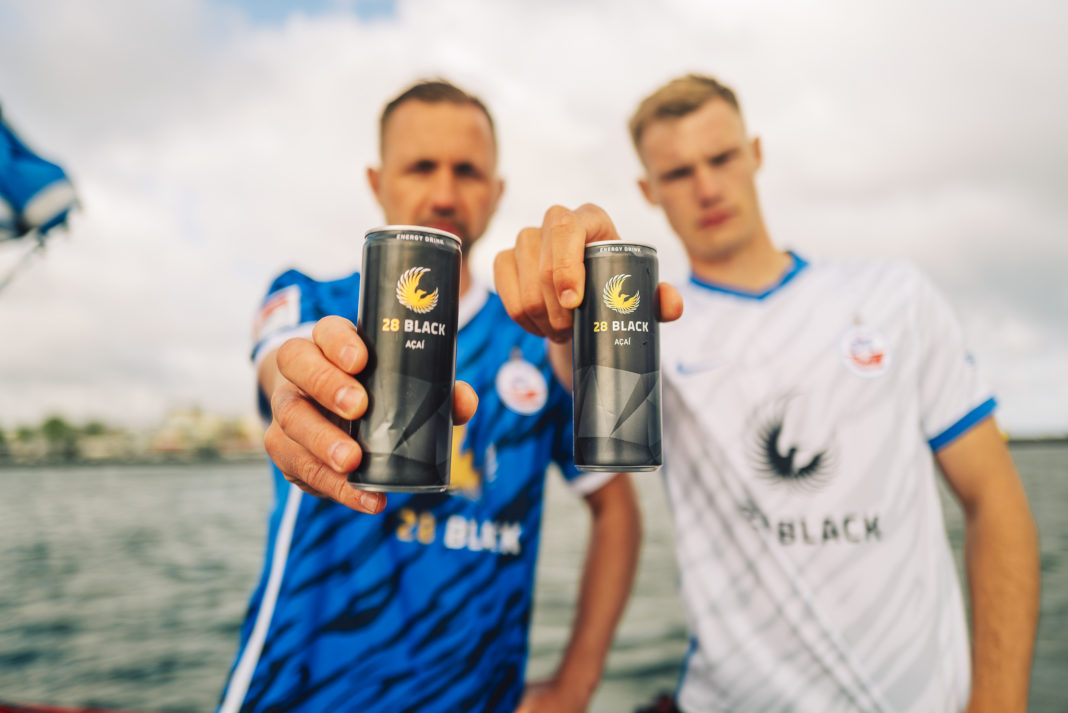 Splendid Drinks wird mit 28 BLACK, DER ENERGY DRINK, neuer Haupt- und Trikotpartner des F.C. Hansa Rostock | 1
