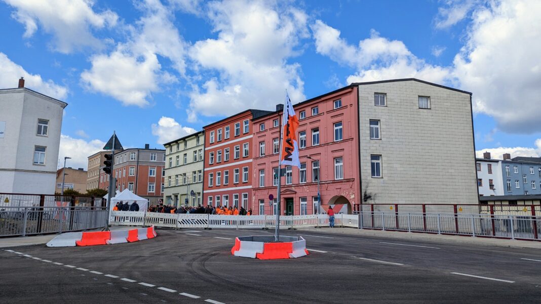 Verkehr kann wieder über Wallstraßenbrücke rollen | 1