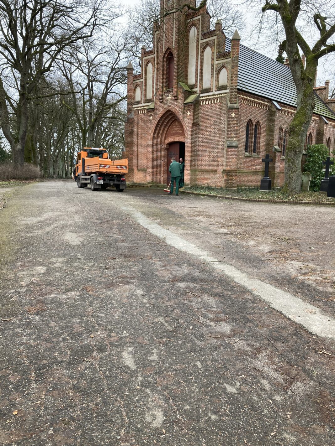 Wegebauarbeiten auf dem Alten Friedhof Schwerin | 1