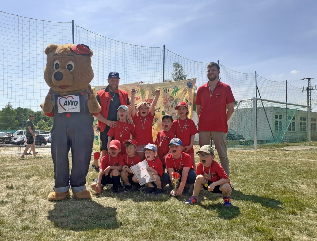 Kleine Schulzen gewinnen große Wackelzahnolympiade | 1