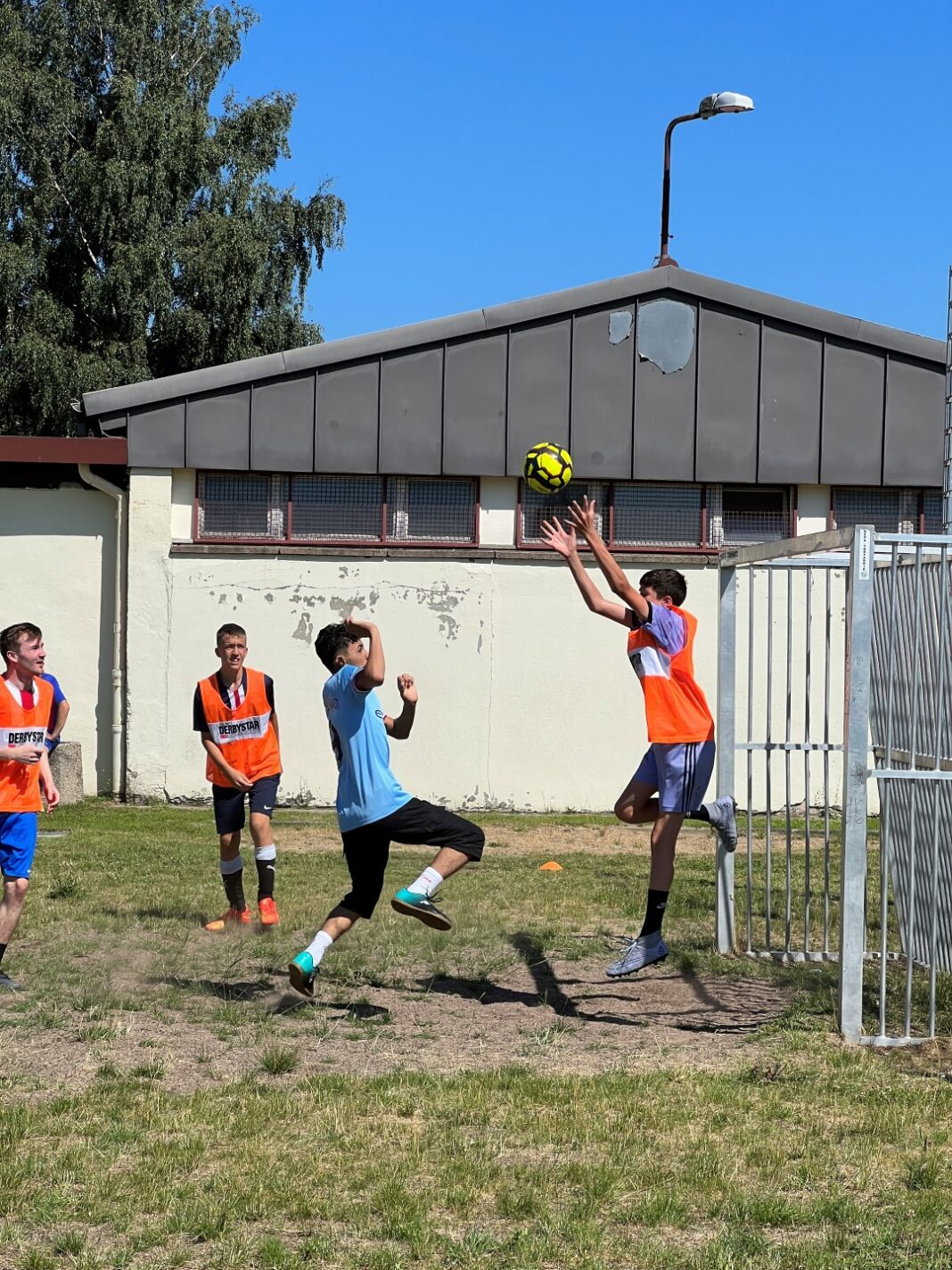 Team „Alnsur“ gewinnt Bolzplatz-Turnier in der Weststadt | 1