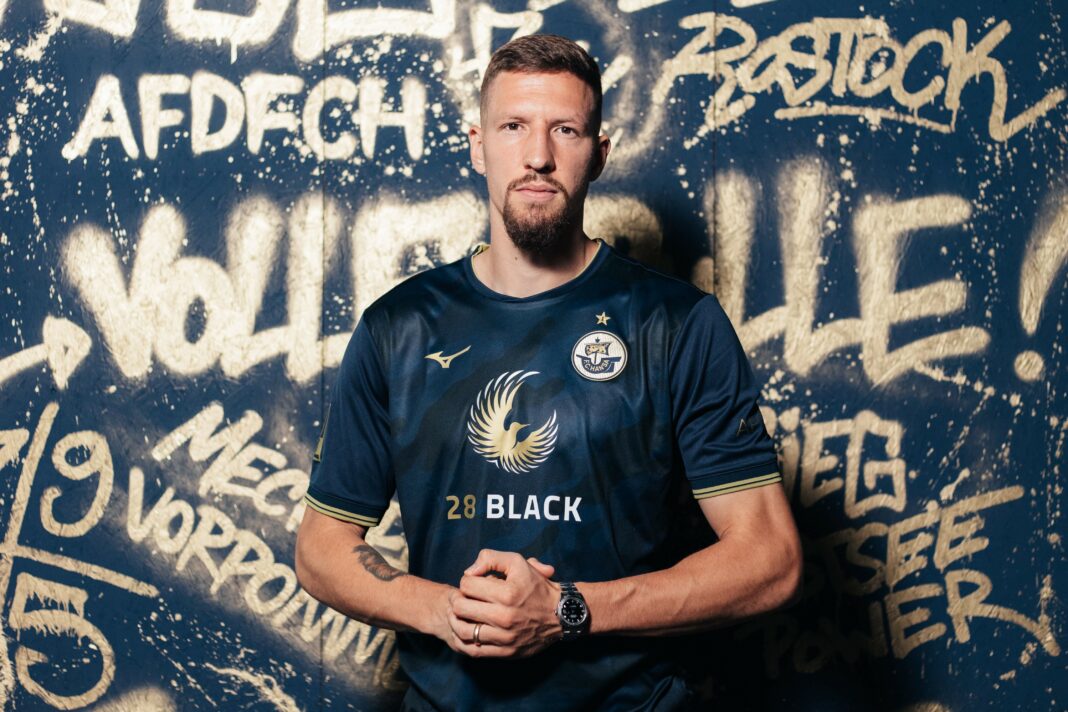 Ausweich-Trikot in Gold & Marine für die Saison 2023/2024 | 1