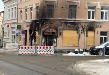 Großbrand in Schwerin: Mehrstöckiges Wohn- und Geschäftshaus nach Feuer nicht mehr bewohnbar