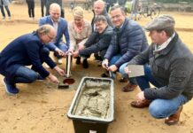 Grundsteinlegung für Schwerins erstes Fahrradparkhaus