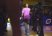 Volleyballerinnen setzen im Pink Oktober ein Zeichen gegen Brustkrebs